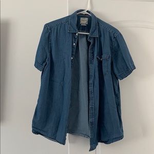 Short sleeved button up